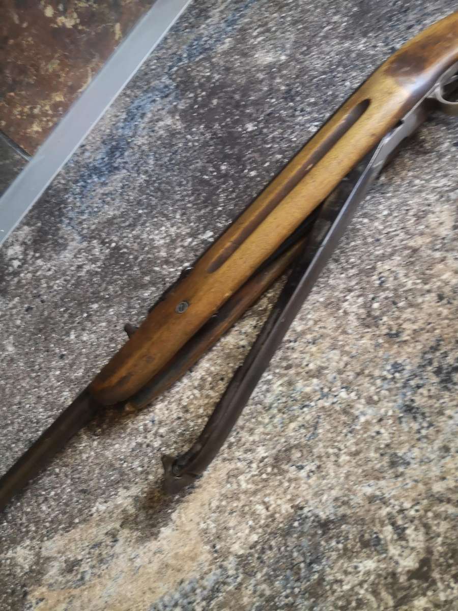 Magnificent Vintage BSA Airsporter Mk5 .22 under lever air rifle in full working order.