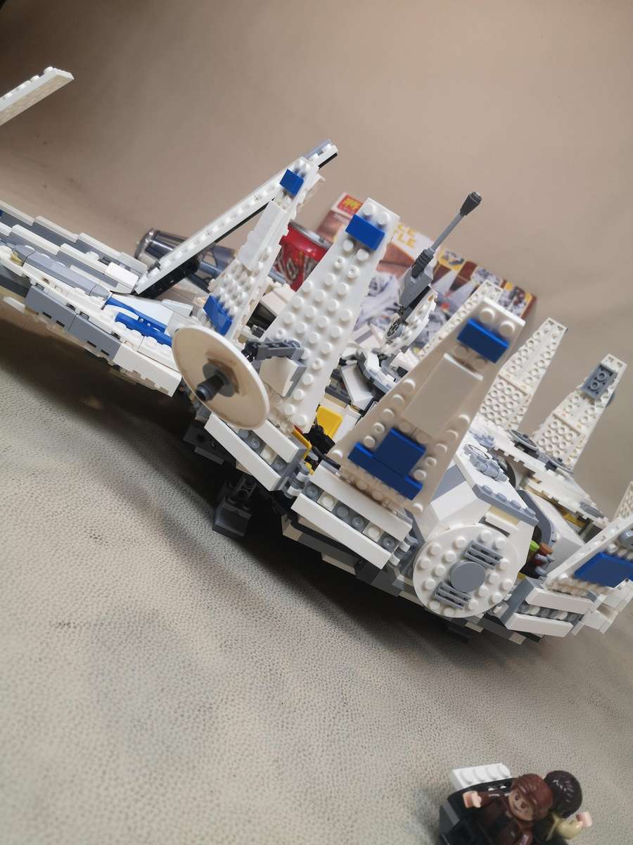 Very Large 1400pce Lepin 05142 (75212) Kessel Run Millennium Falcon