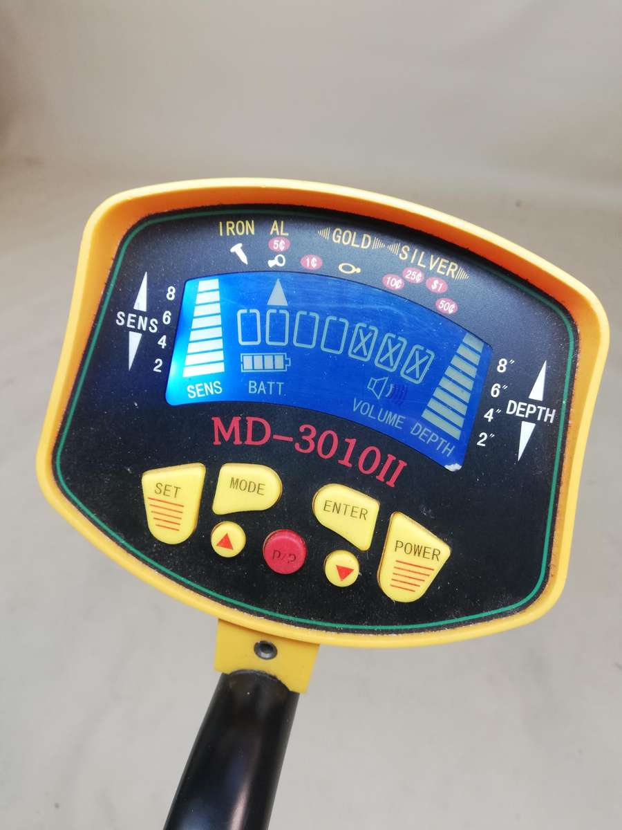 MD-3010II Metal Detector Gold Digger Treasure Hunter -Working