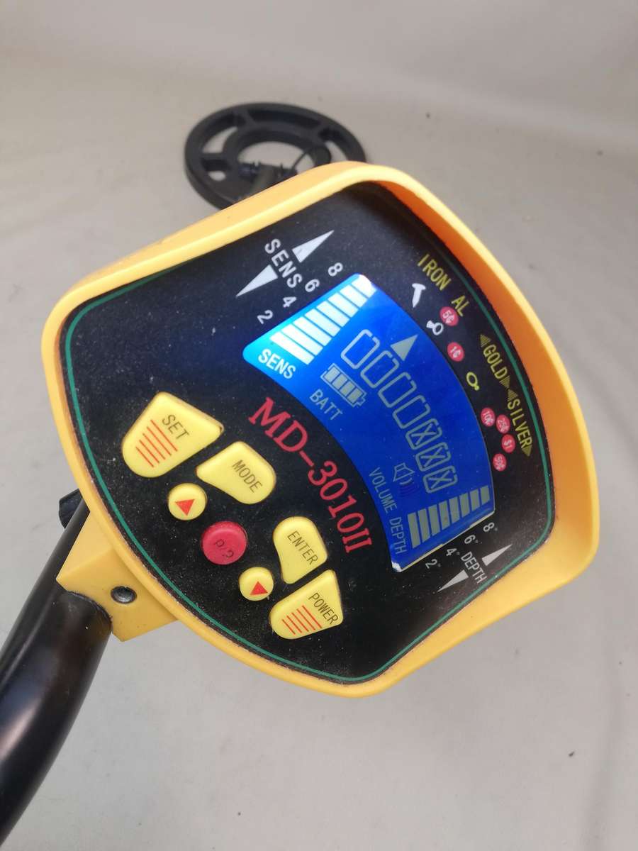 MD-3010II Metal Detector Gold Digger Treasure Hunter -Working