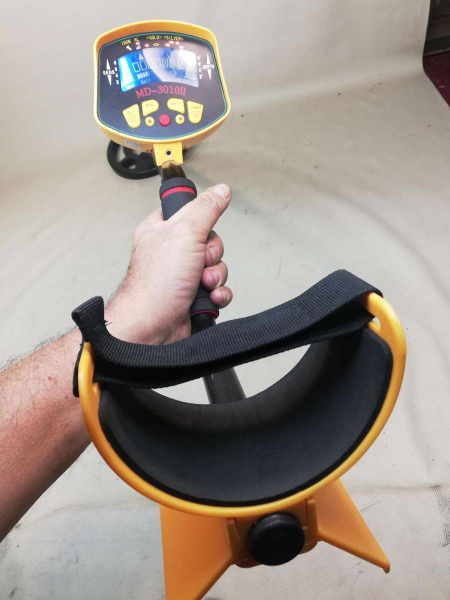 MD-3010II Metal Detector Gold Digger Treasure Hunter -Working