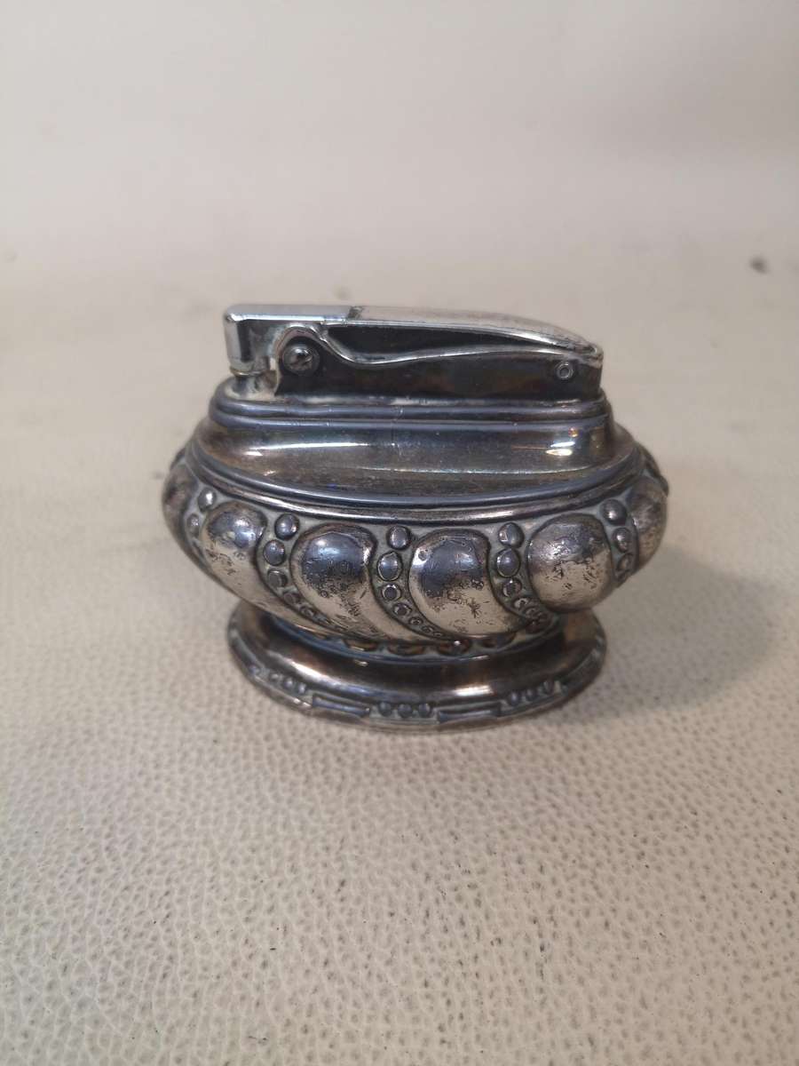 Very beautiful!! Antique Ronson Crown Lighter, made in Canada (Good condition)