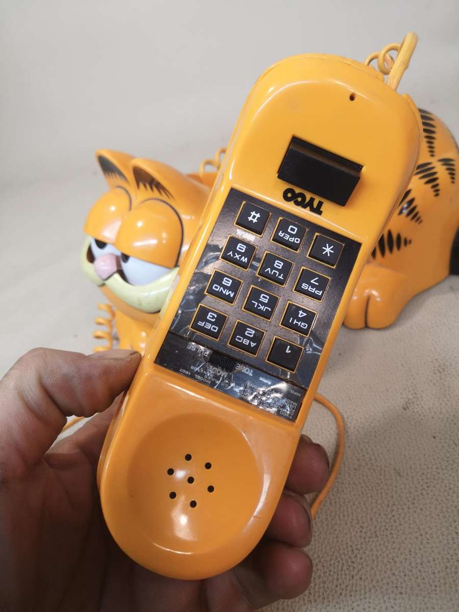 Vintage Garfield Telephone Tyco Phone Landline 1981 Cat Eyes Open & Close 80s