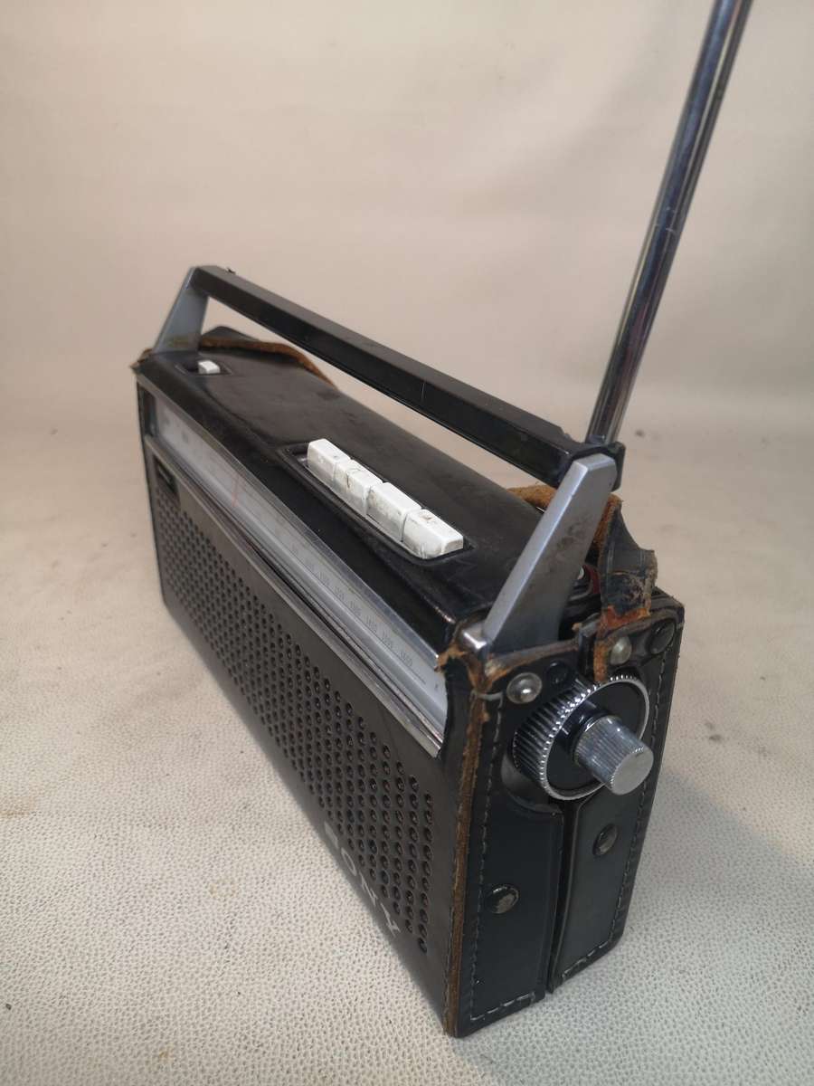 Rare Vintage Sony Esaki Diode 11 Transistor AM/FM Radio EFM-117