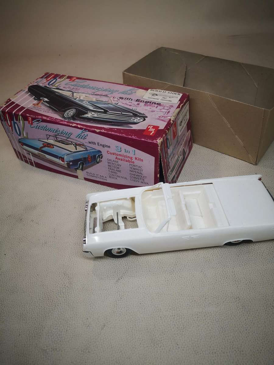 Vintage AMT 1962 Ford Galaxie Sunliner Model Car Kit