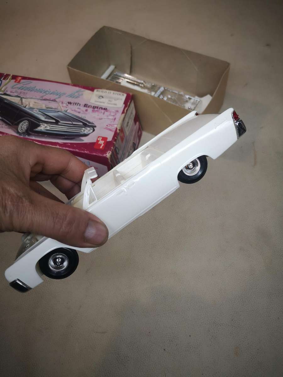 Vintage AMT 1962 Ford Galaxie Sunliner Model Car Kit