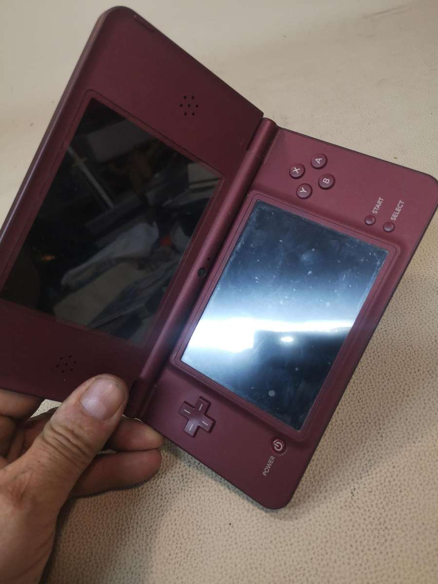 Nintendo DSi XL with 3 Games & Charger