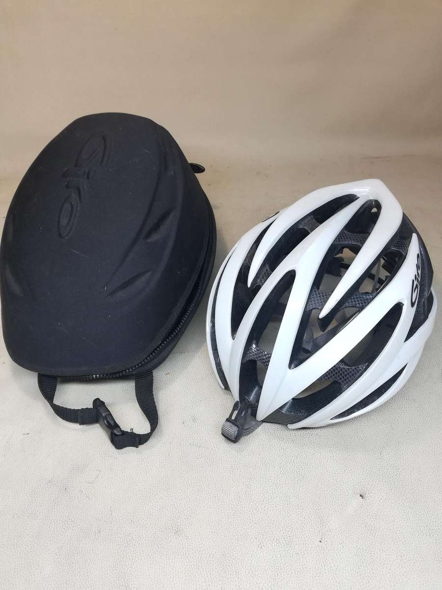 GIRO Atmos Helmet G134  Large 59 - 63cm with Pod Carrying Case