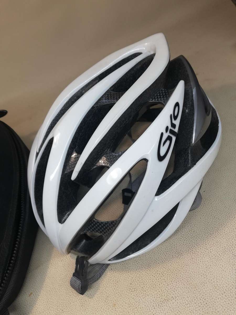 GIRO Atmos Helmet G134  Large 59 - 63cm with Pod Carrying Case
