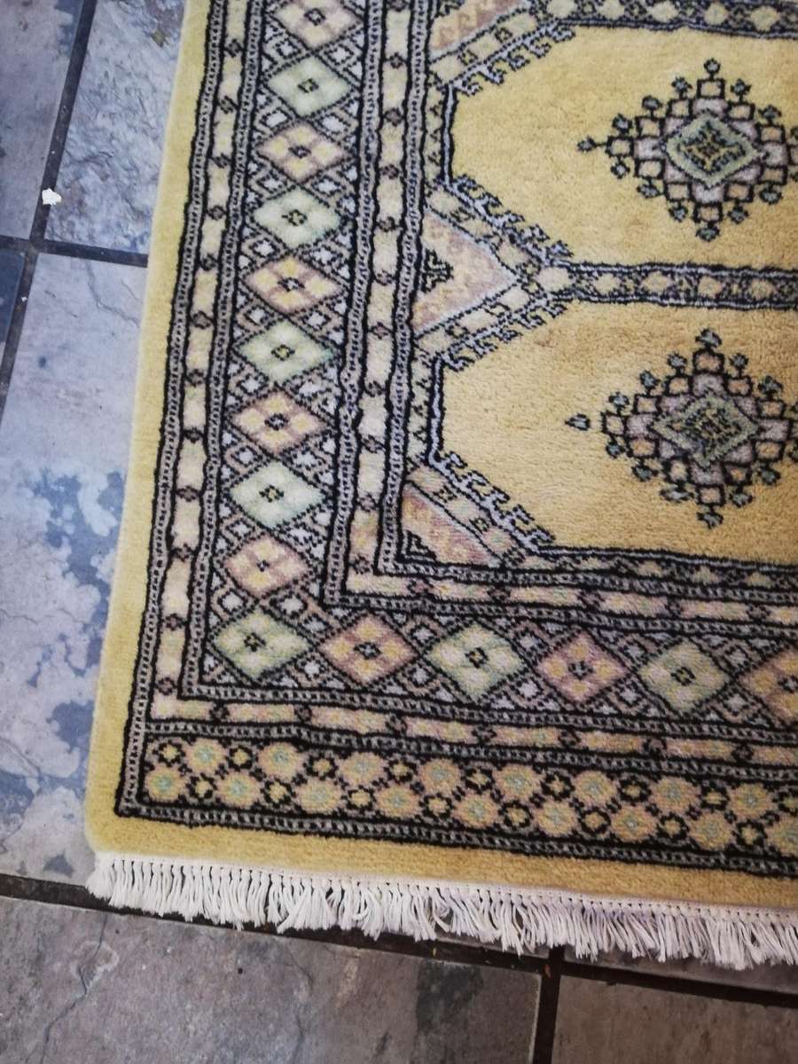 MAGNIFICENT!!! JALDAR BUKHARA PAKISTANI WHOOL RUG, HAND MADE 1240mm X 790mm