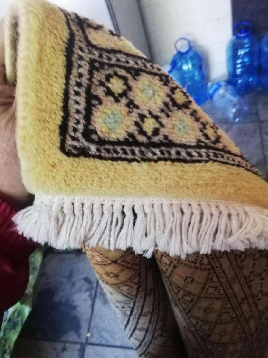 MAGNIFICENT!!! JALDAR BUKHARA PAKISTANI WHOOL RUG, HAND MADE 1240mm X 790mm