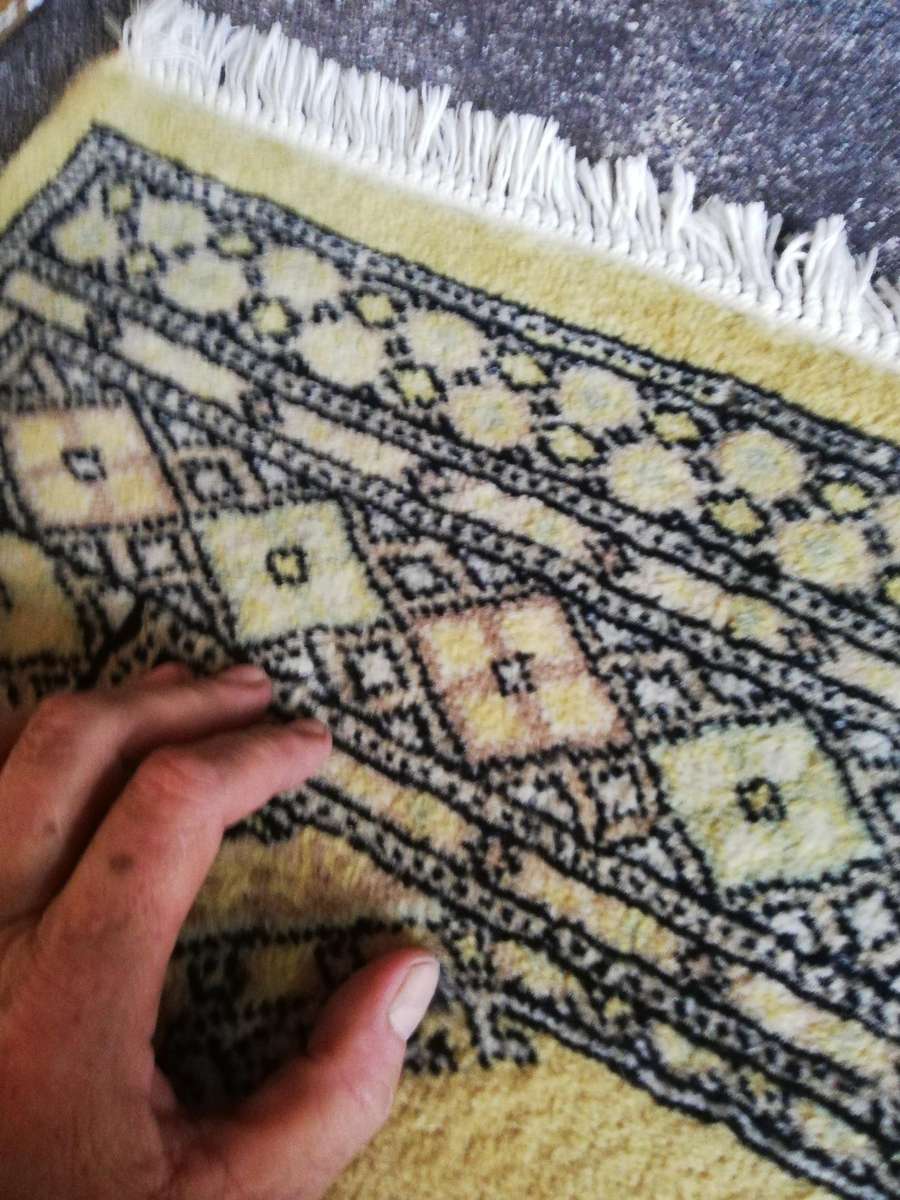 MAGNIFICENT!!! JALDAR BUKHARA PAKISTANI WHOOL RUG, HAND MADE 1240mm X 790mm