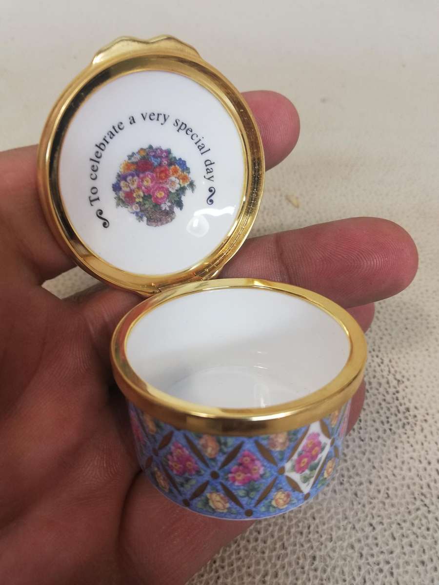 Vintage Royal Worcester Porcelain Pill Box -7cm