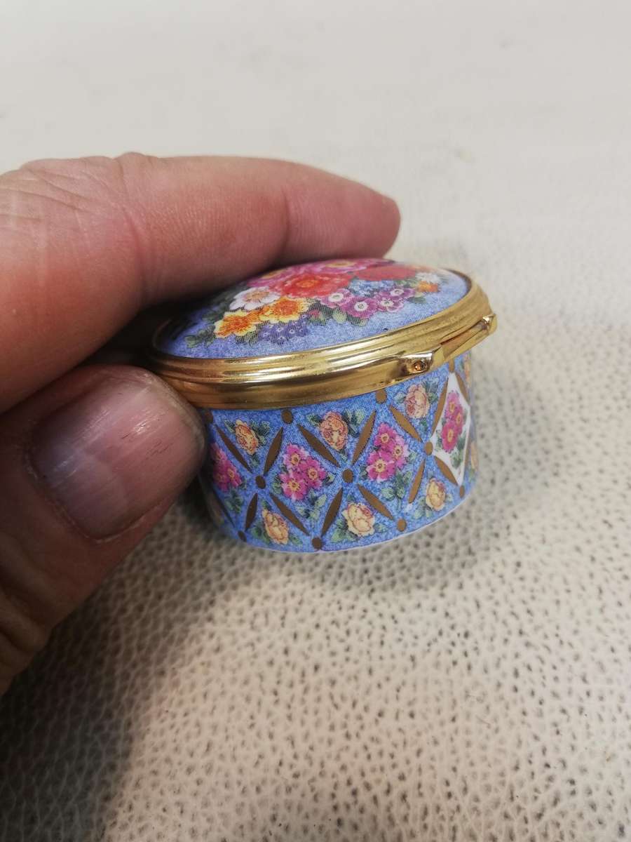 Vintage Royal Worcester Porcelain Pill Box -7cm