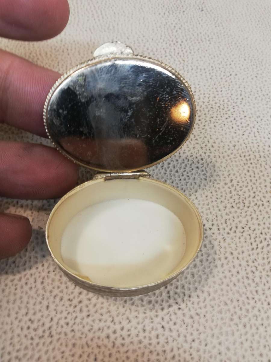 Vintage Cameo Vatican City Pillbox - Italy