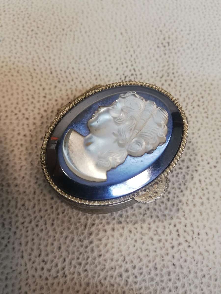 Vintage Cameo Vatican City Pillbox - Italy