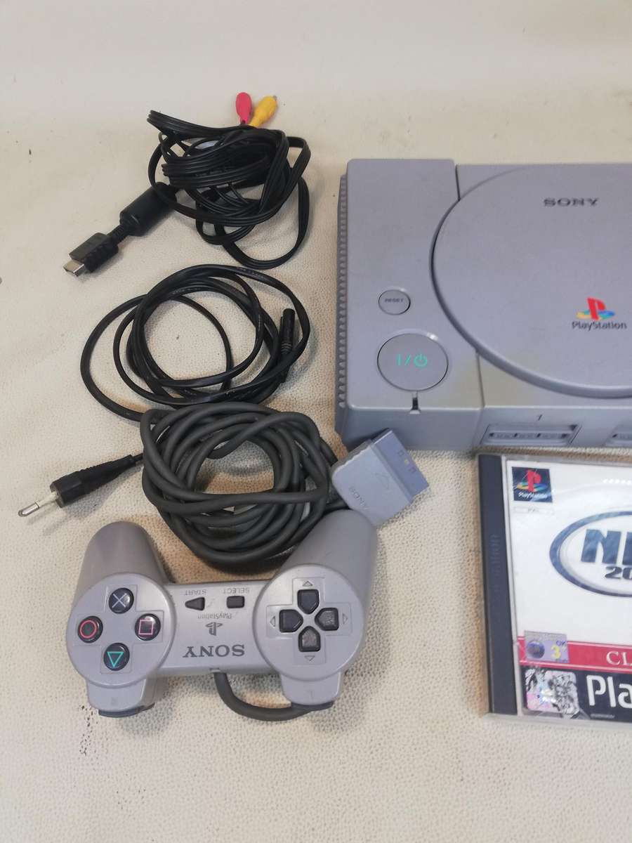 PS1 PlayStation 1 Original Video Game Console WITH/ CONTROLLER LIGHT GUN AND 2 GAMES