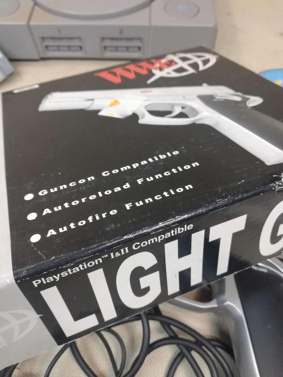 PS1 PlayStation 1 Original Video Game Console WITH/ CONTROLLER LIGHT GUN AND 2 GAMES