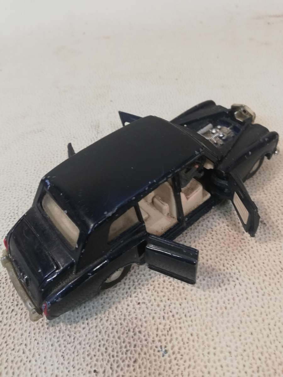 Vintage Dinky Meccano Rolls Royce Phantom V Limousine 1/32 Die cast