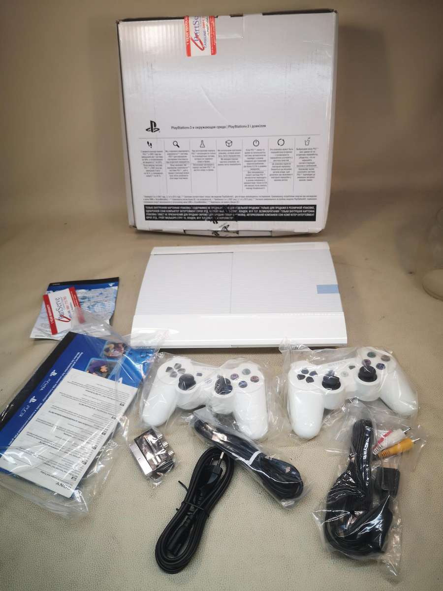 Complete Chrystal White Sony PS3-CECH-4204A + 2 Controls