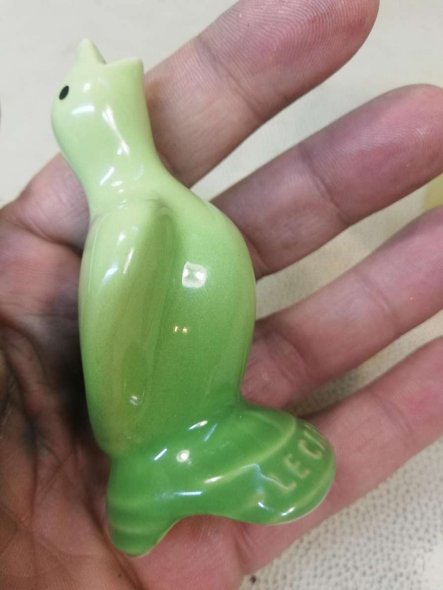 NEW Le Creuset Pie Bird Baking Funnel Marseille Green - Rare