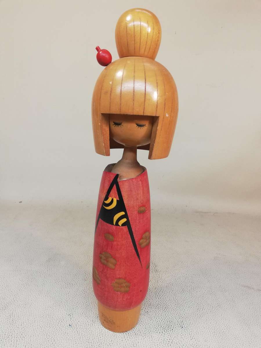 Highly Collectable Vintage 1900's Japanese Kokeshi Wood Doll Girl Red Floral