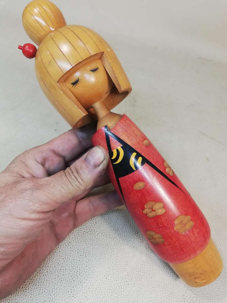 Highly Collectable Vintage 1900's Japanese Kokeshi Wood Doll Girl Red Floral