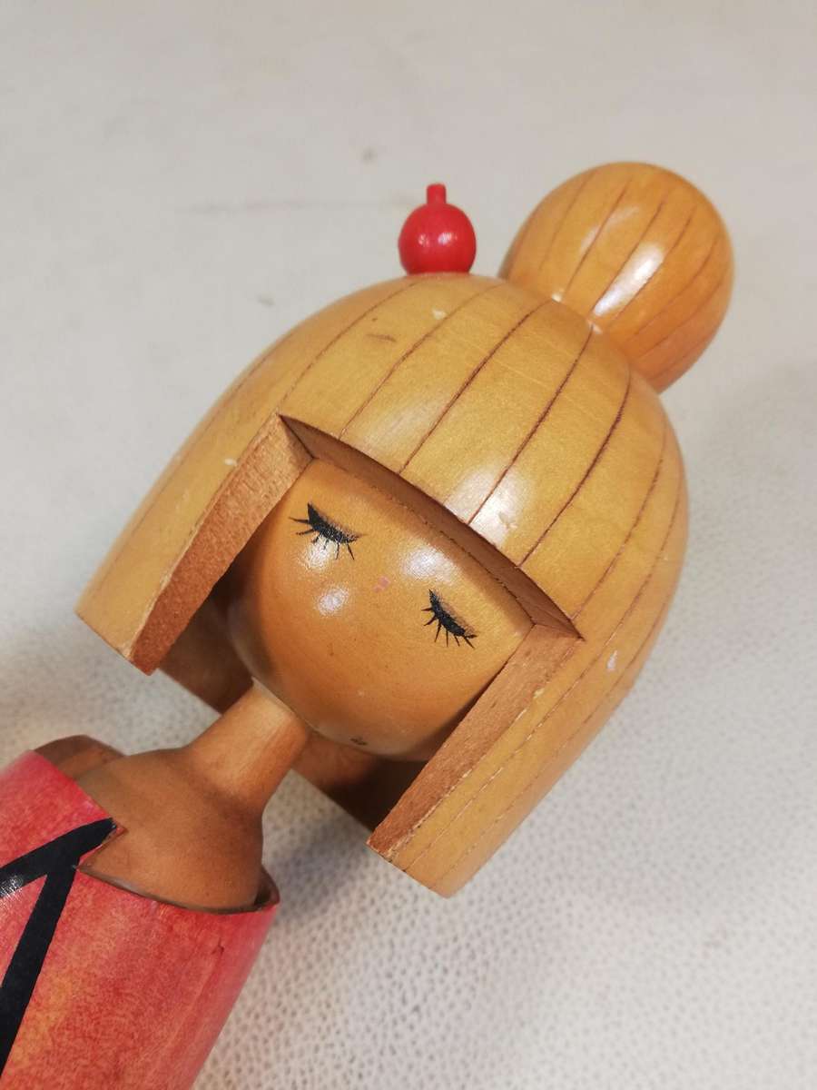 Highly Collectable Vintage 1900's Japanese Kokeshi Wood Doll Girl Red Floral