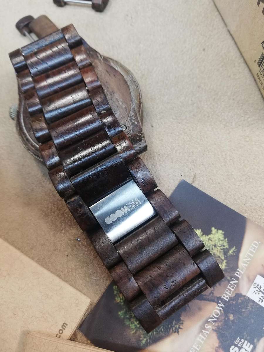 Wewood 100% Natural Wood Men's Quartz Wristwatch Camping Brown With Box & Papers