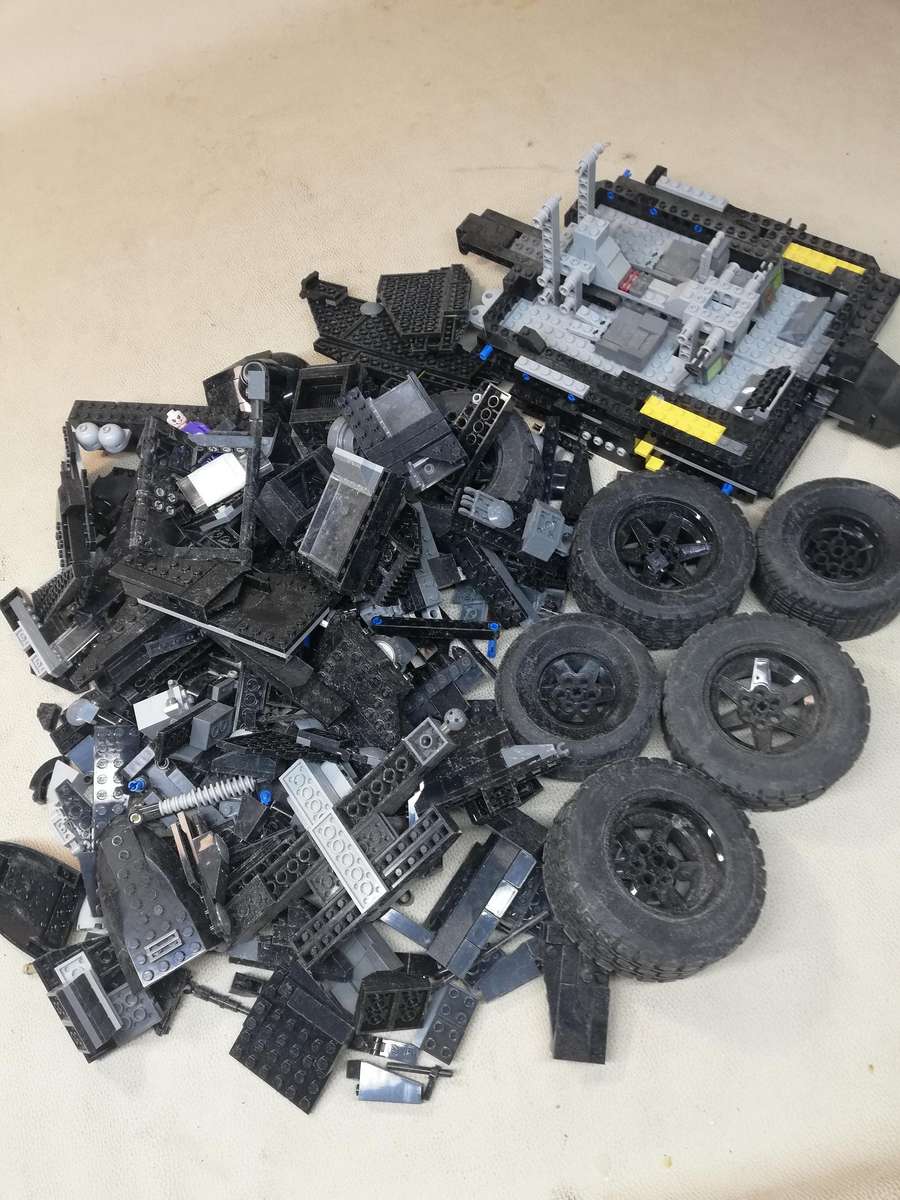 Lego 76240 Super Heroes Batmobile Tumbler - No Instruction Manual