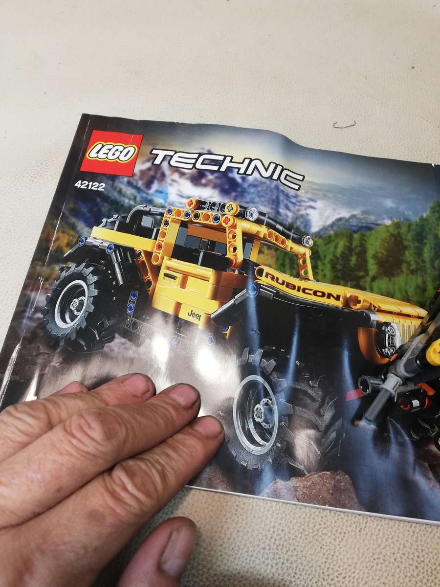 LEGO 42122 Technic Jeep® Wrangler - I don't Now if its complete