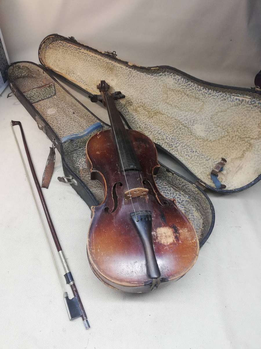 Antique Violin Marked "Stainer" with case and bow for restoration