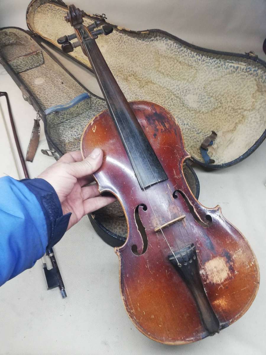 Antique Violin Marked "Stainer" with case and bow for restoration