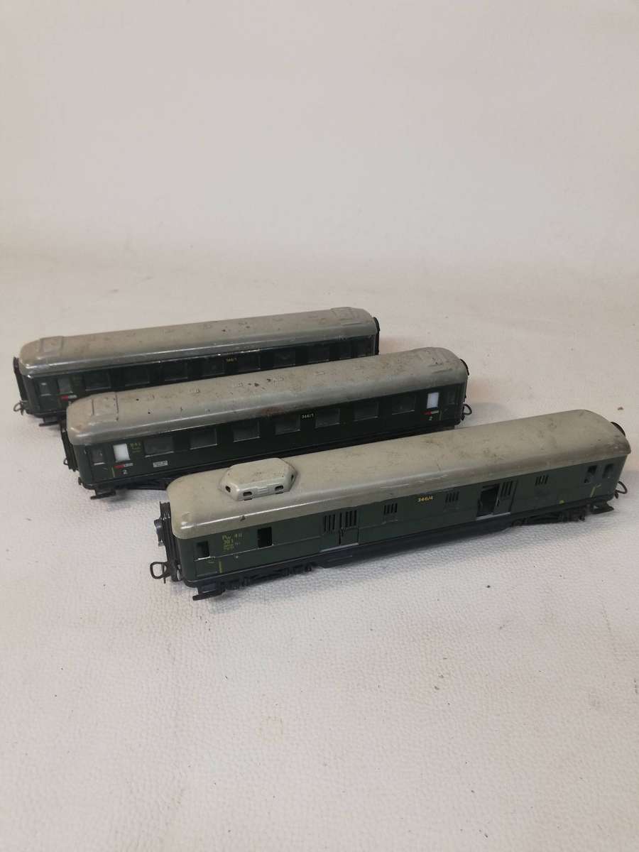 Vintage Märklin HO Scale Metal Coaches - Stunning Complete Condition