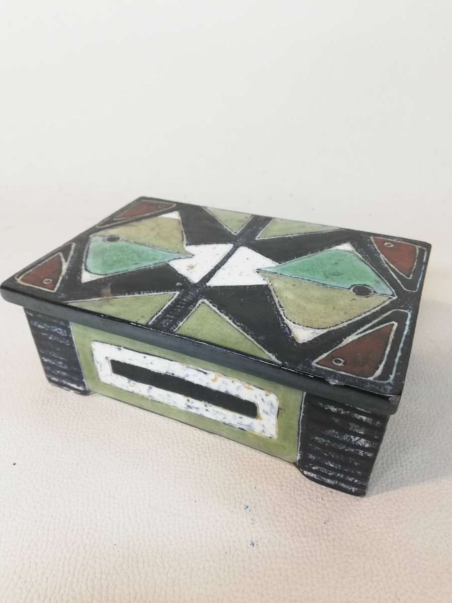 Stunning Herman A. Kahler, Denmark, Lidded Pottery Bowl. 1960's Scandinavian Pottery