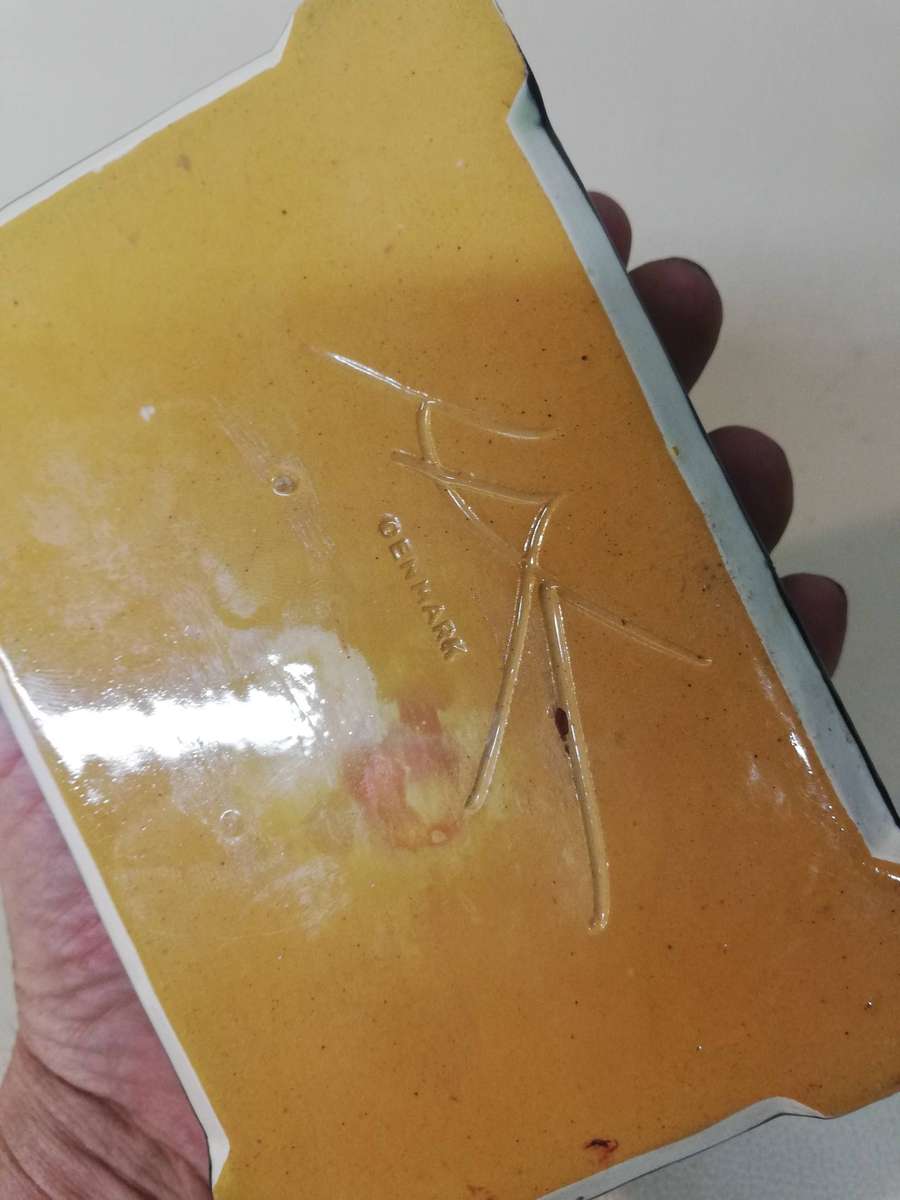 Stunning Herman A. Kahler, Denmark, Lidded Pottery Bowl. 1960's Scandinavian Pottery