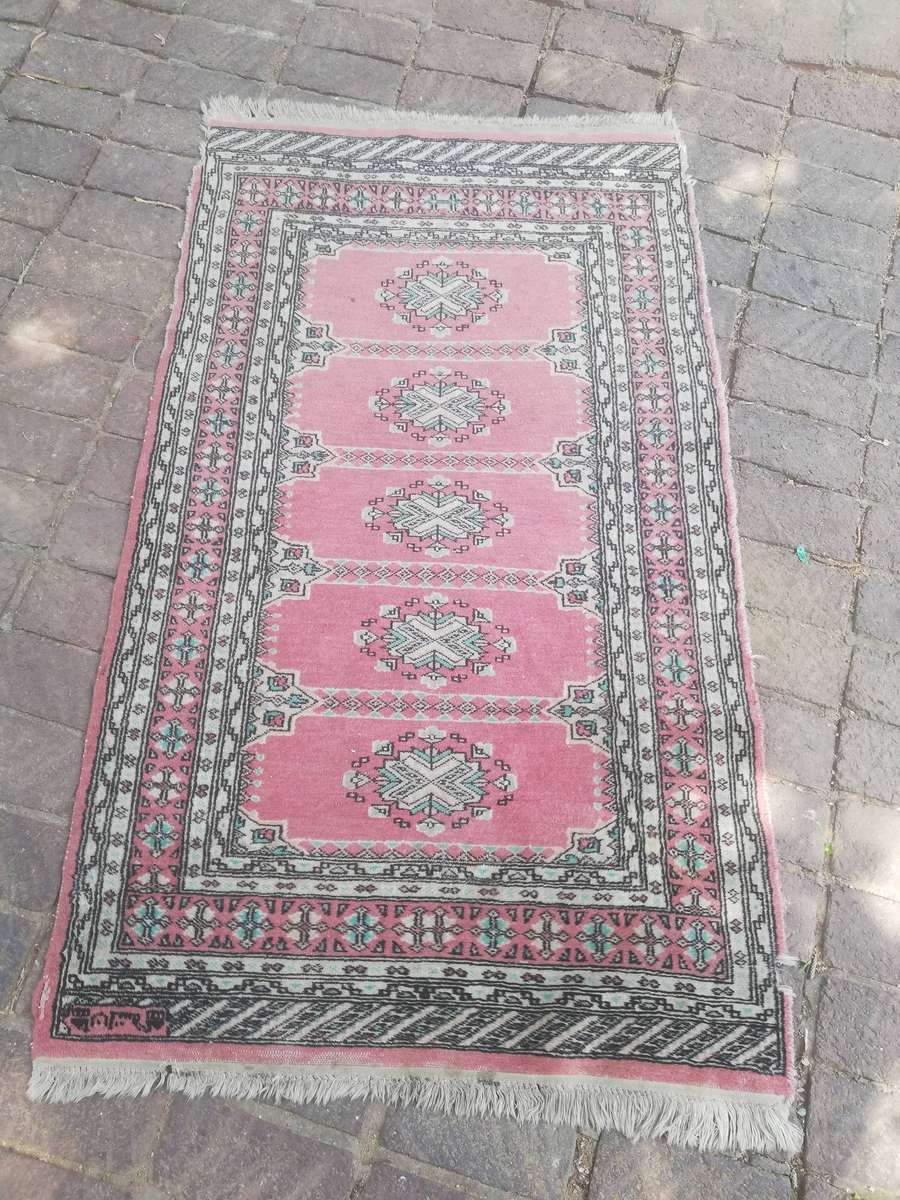 Beautiful Vintage Handmade Wool Persian Carpet - 1700 x 940mm