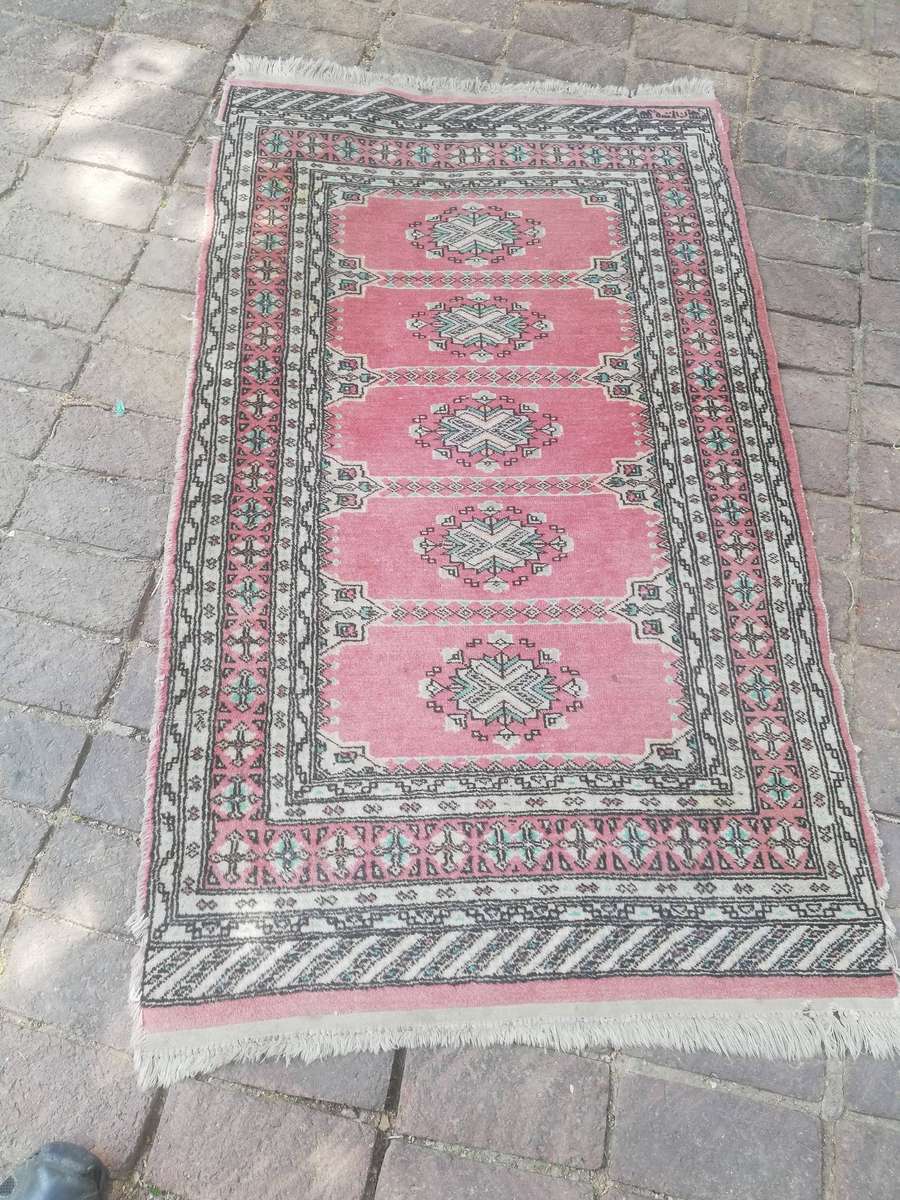 Beautiful Vintage Handmade Wool Persian Carpet - 1700 x 940mm