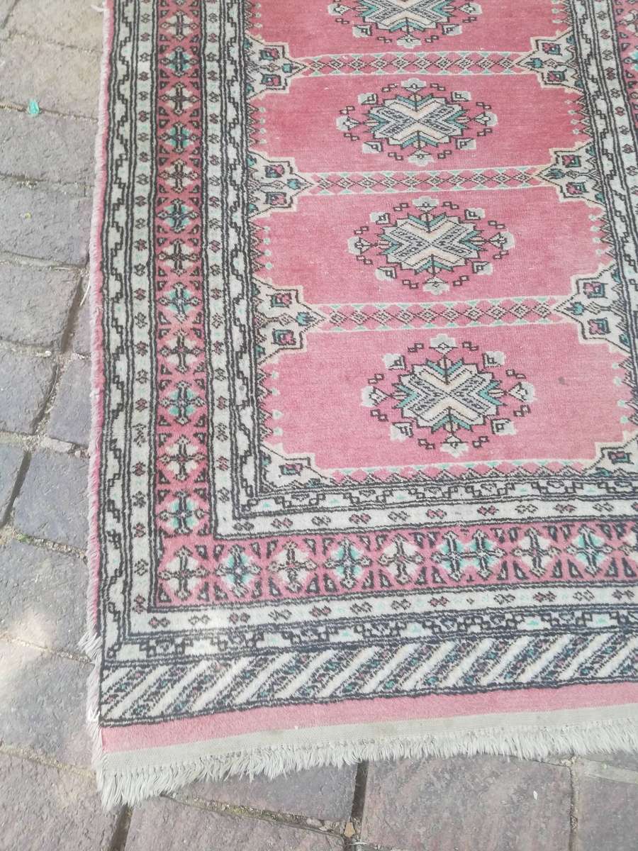 Beautiful Vintage Handmade Wool Persian Carpet - 1700 x 940mm