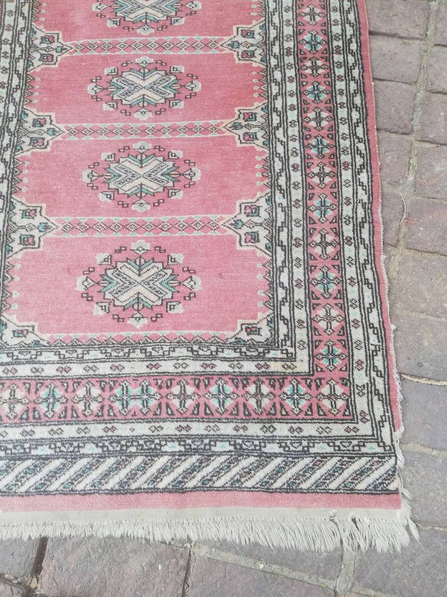 Beautiful Vintage Handmade Wool Persian Carpet - 1700 x 940mm