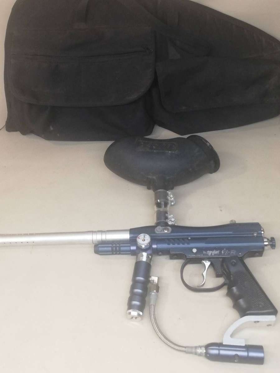 Spyder TL-X Paintball Gun with hopper and Padded Gun Bag - Working Condition