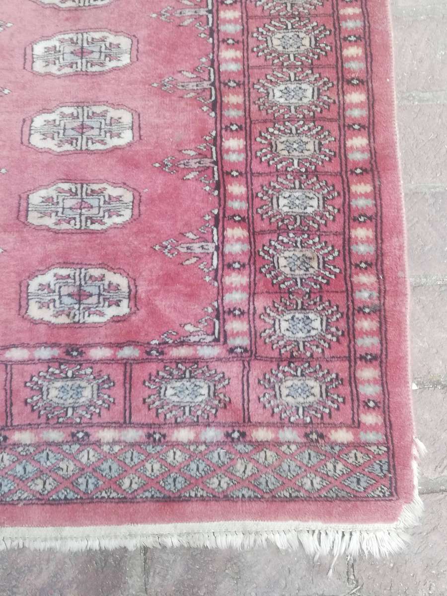 Beautiful Vintage Handmade Wool Persian Carpet 800mm x 1160mm