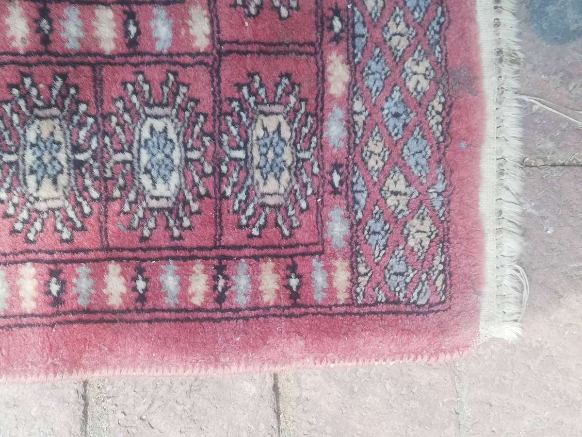 Beautiful Vintage Handmade Wool Persian Carpet 800mm x 1160mm