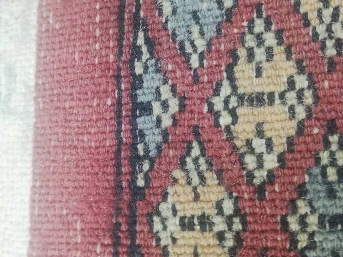 Beautiful Vintage Handmade Wool Persian Carpet 800mm x 1160mm