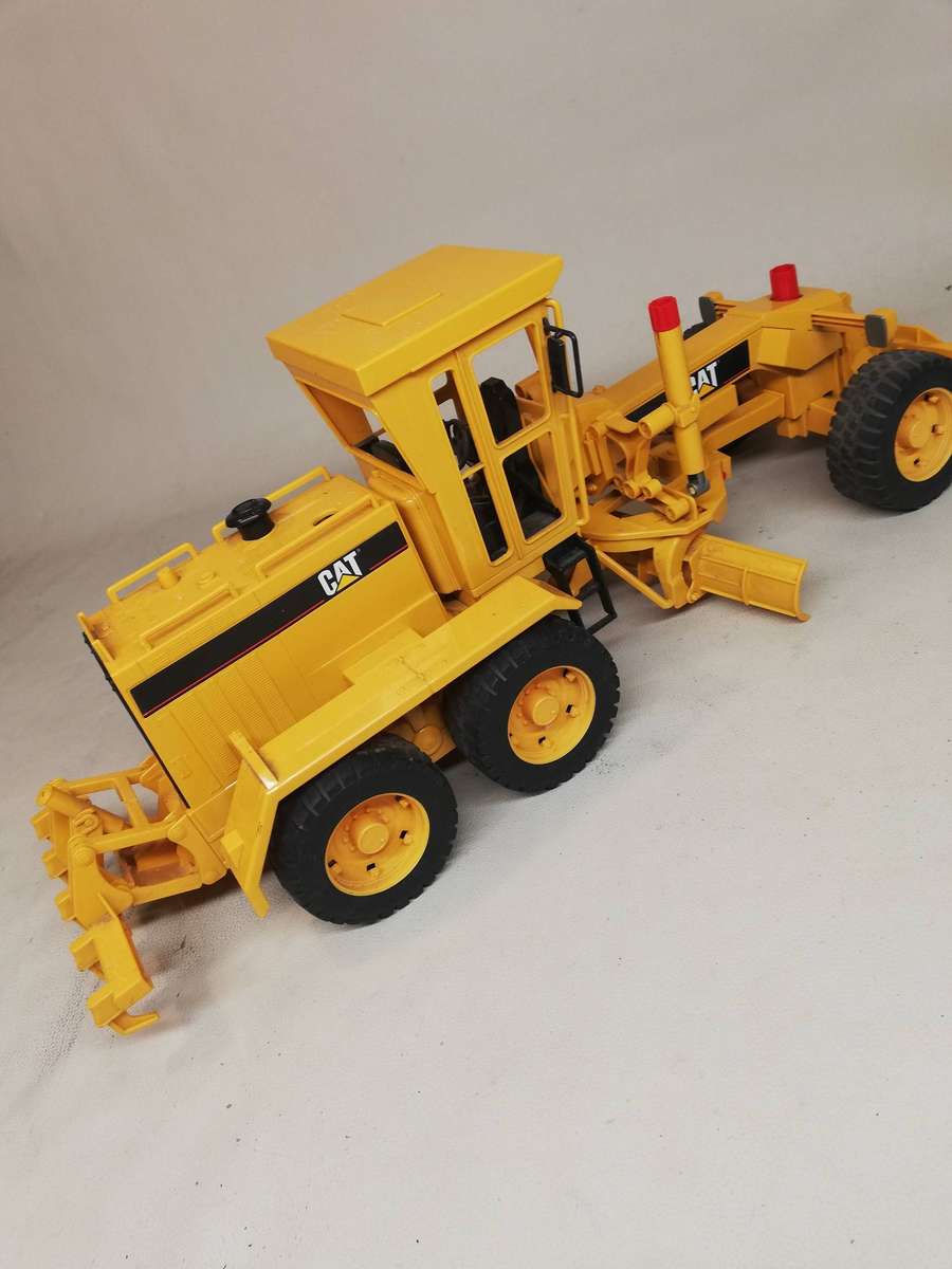 Huge Bruder Cat Road Grader 1:16 Scale Construction Caterpillar 600mm