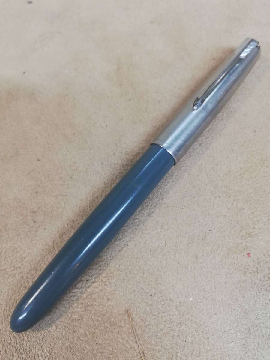 Vintage PARKER 51 Grey FOUNTAIN PEN w/ Brushed Steel Cap