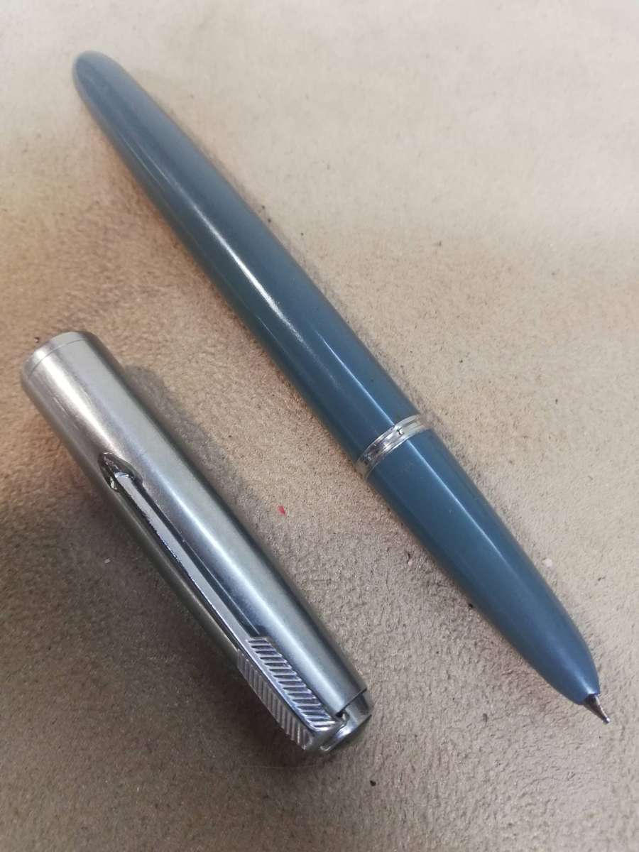 Vintage PARKER 51 Grey FOUNTAIN PEN w/ Brushed Steel Cap
