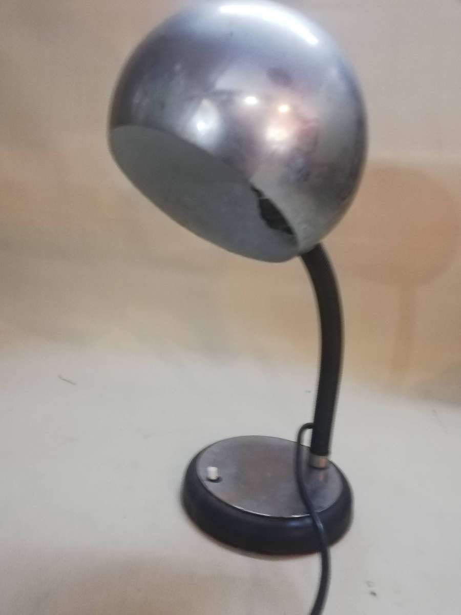 Vintage Mid-Century Space Age Chrome Eyeball Gooseneck Desk Lamp