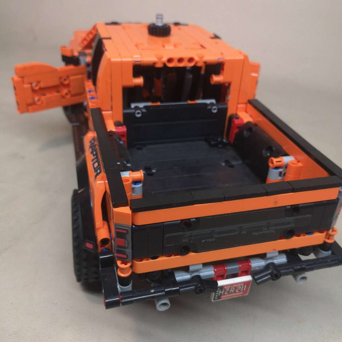 Very Large Ford F-150 Raptor Off Road Pickup Truck - 1379 Pcs - Complete