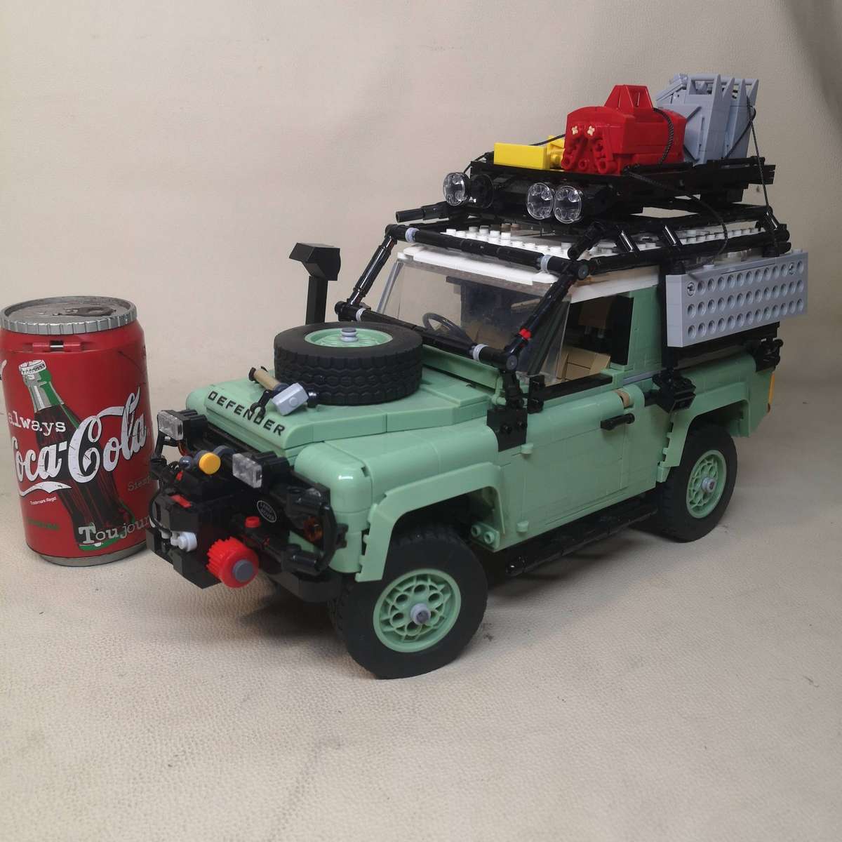 Stunning Land Rover Classic Defender 90 Replica Building Blocks ICONS 2336pcs